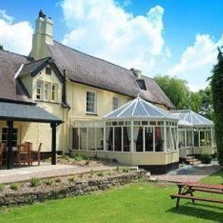 Plas Derwen Hotel Abergavenny Exterior photo
