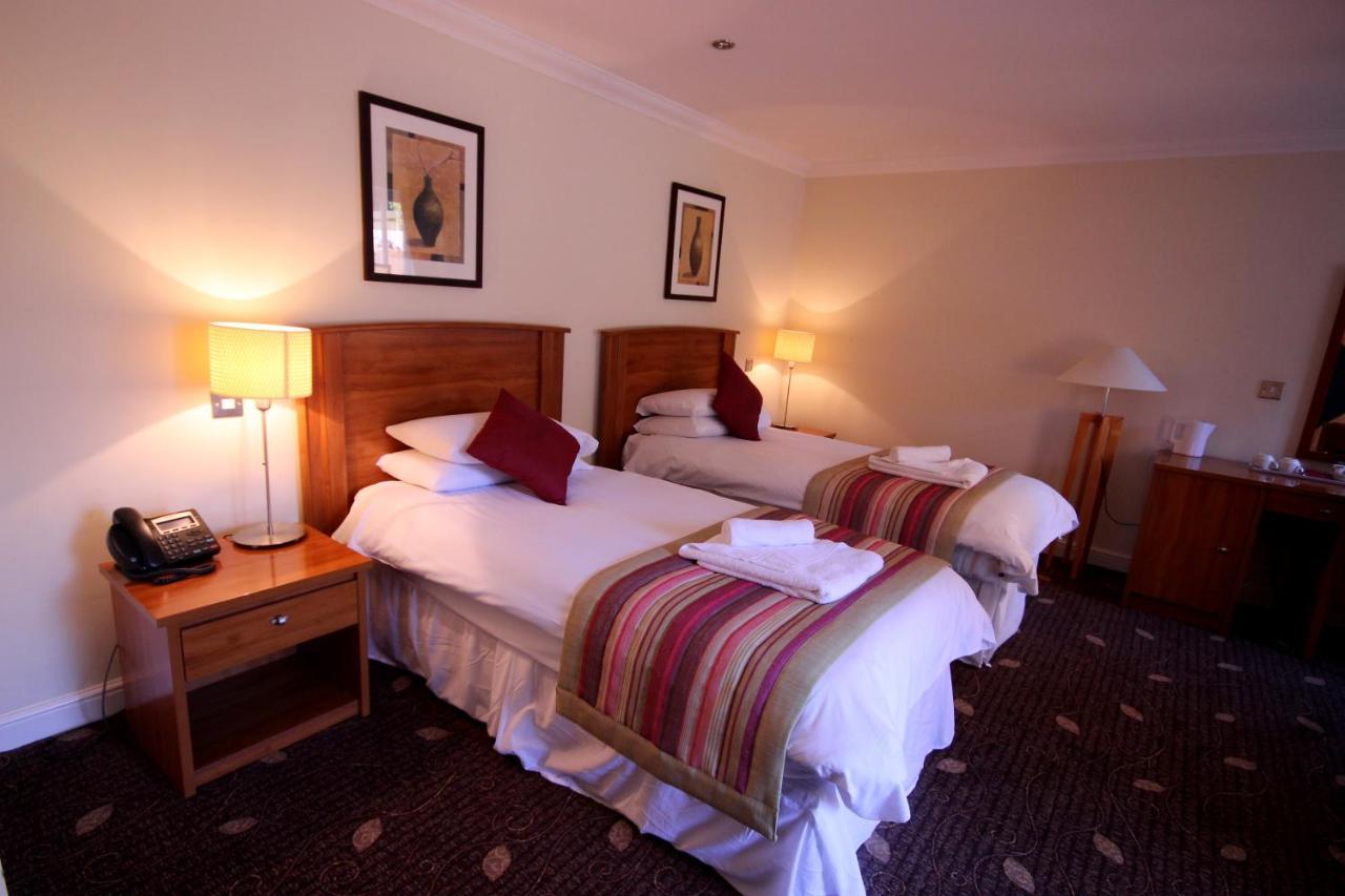 Plas Derwen Hotel Abergavenny Exterior photo