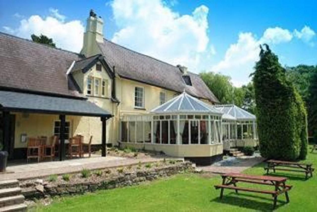 Plas Derwen Hotel Abergavenny Exterior photo